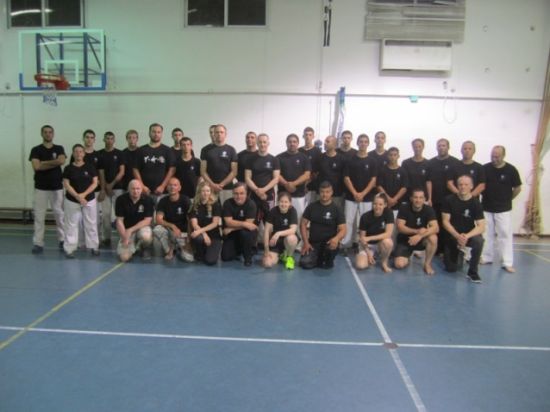 Gruppenfoto nach dem Training in Kadima